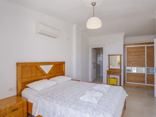  gece  -  Kasım
  | Kalkan Üzümlü'de Deniz Manzaralı 8 Kişilik Muhafazakar Villa